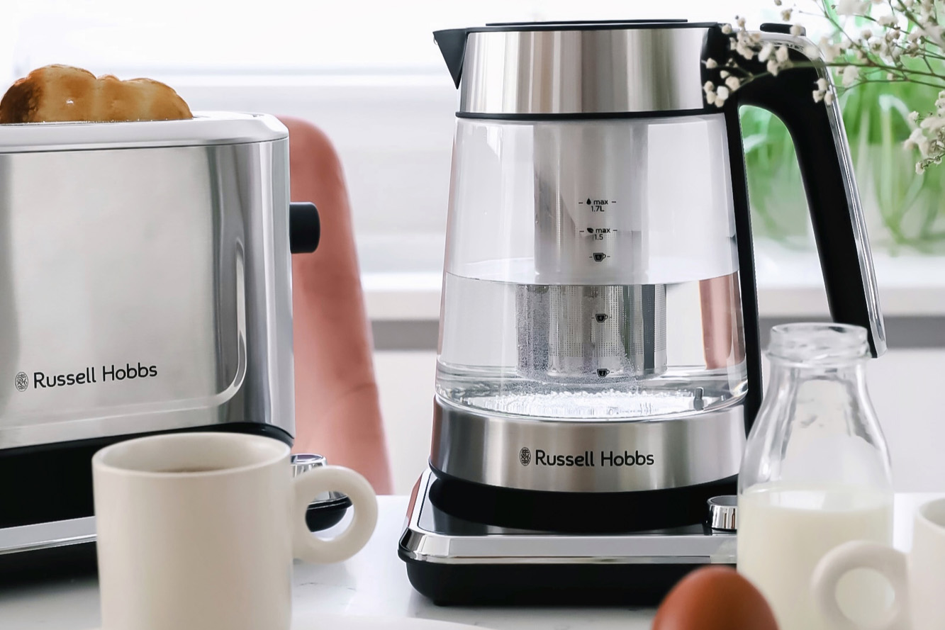 Jaki czajnik elektryczny z zaparzaczem wybrać?